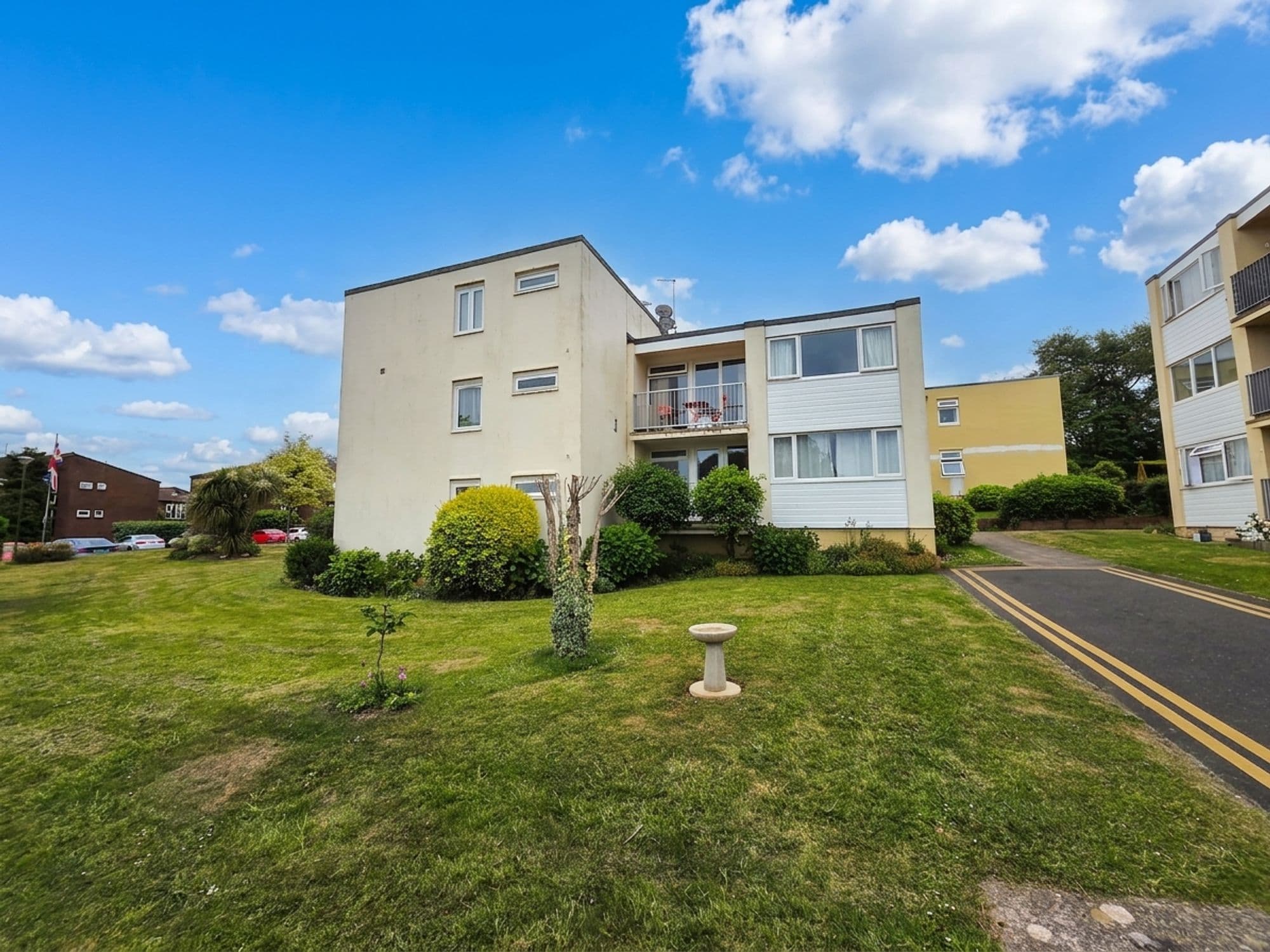 48 Devondale Court, Dawlish, EX7 - 1
